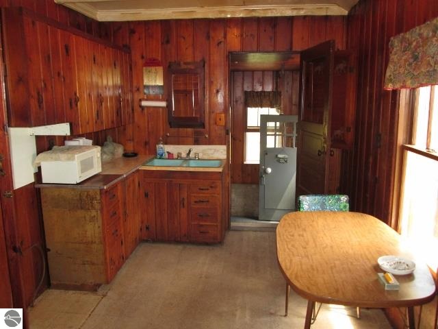 2282 Wildwood Road Lupton, MI 48635 - Photo 7 of 13 1785008-6.JPG