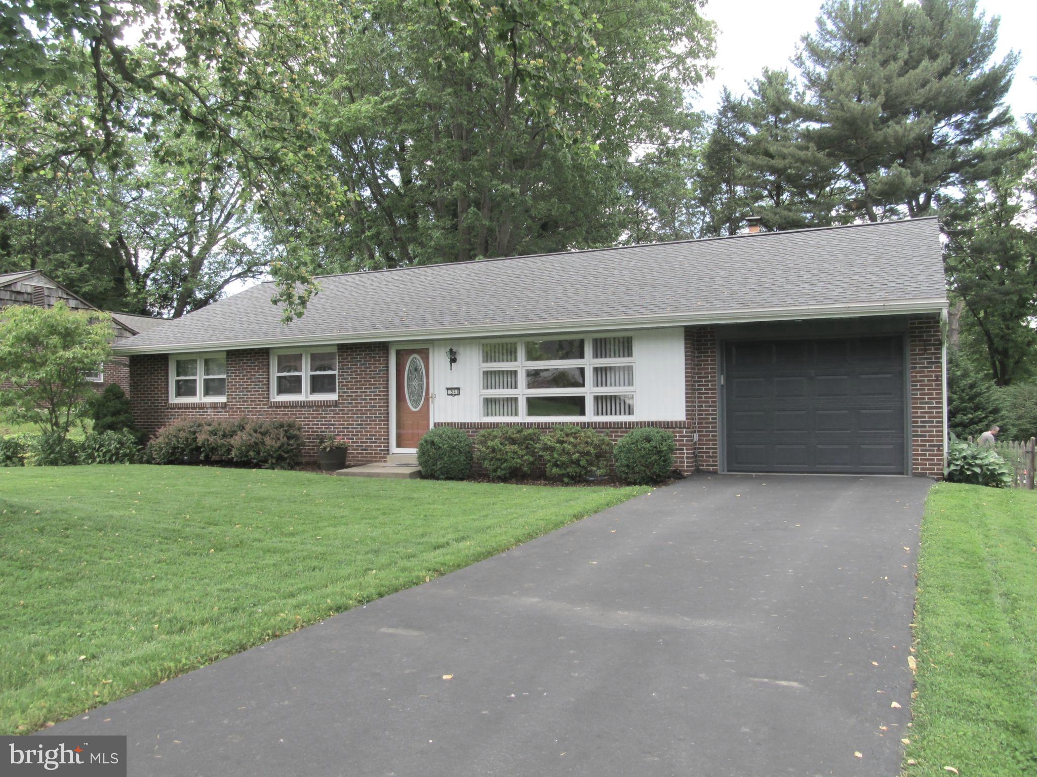 1541 Lambeth Road Lancaster, PA 17601 - Photo 3 of 26