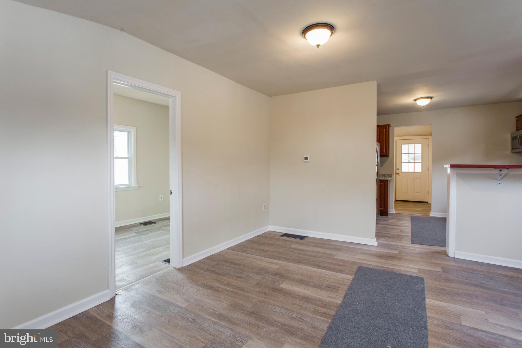 8442 River Road Pennsauken, NJ 08110 - Photo 2 of 28 Living Area