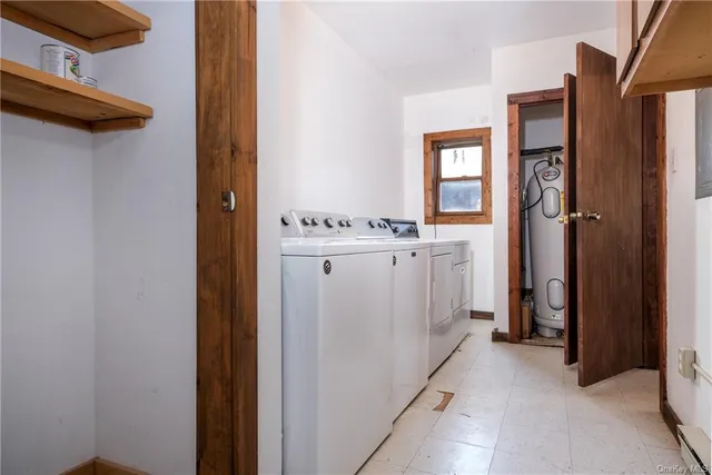 an empty room with closet