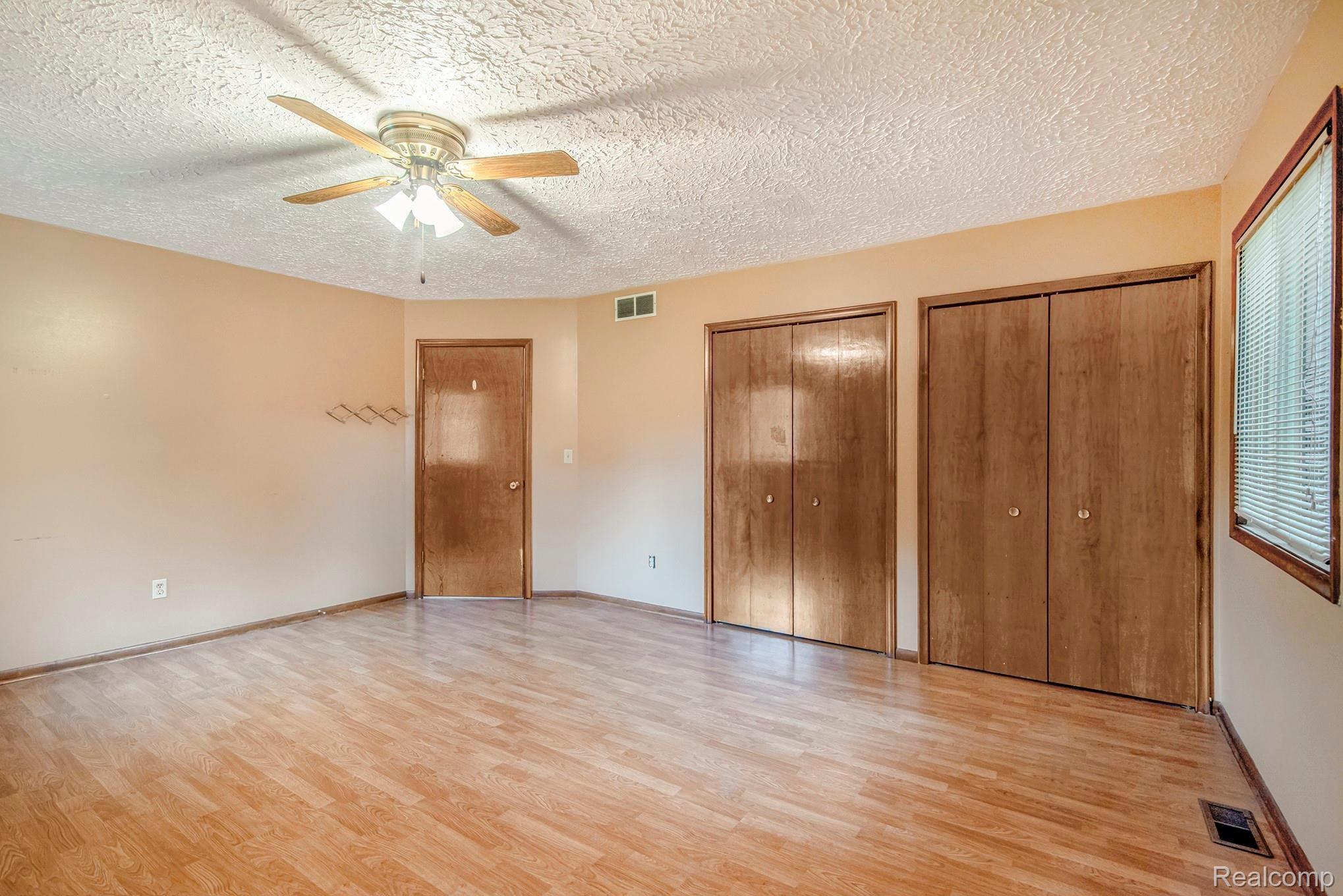 9510 Henderson Road Goodrich, MI 48438 - Photo 12 of 44 Master w/ dual Closets