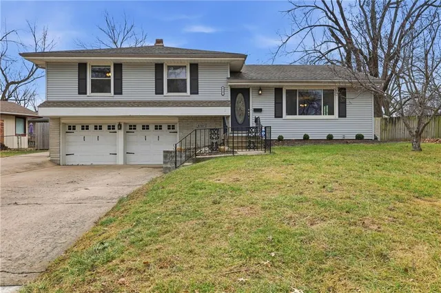 $315,000 | 8707 East 85th Street, Raytown, MO 64138