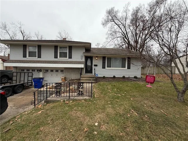 $315,000 | 8707 East 85th Street, Raytown, MO 64138