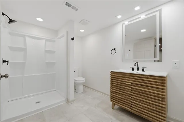 $315,000 | 8707 East 85th Street, Raytown, MO 64138