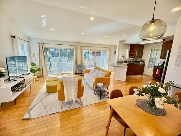 $379,000 | 21 Nob Hill Road, Shelter Cove, CA 95589