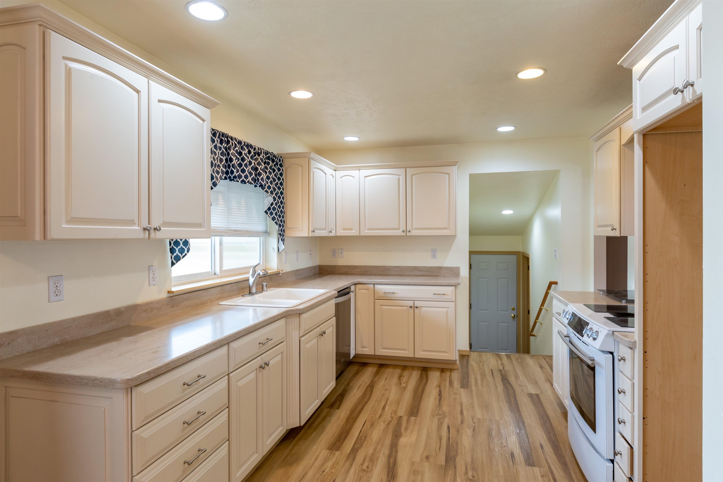 1014 North Woodruff Road Spokane Valley, WA 99206 - Photo 11 of 35