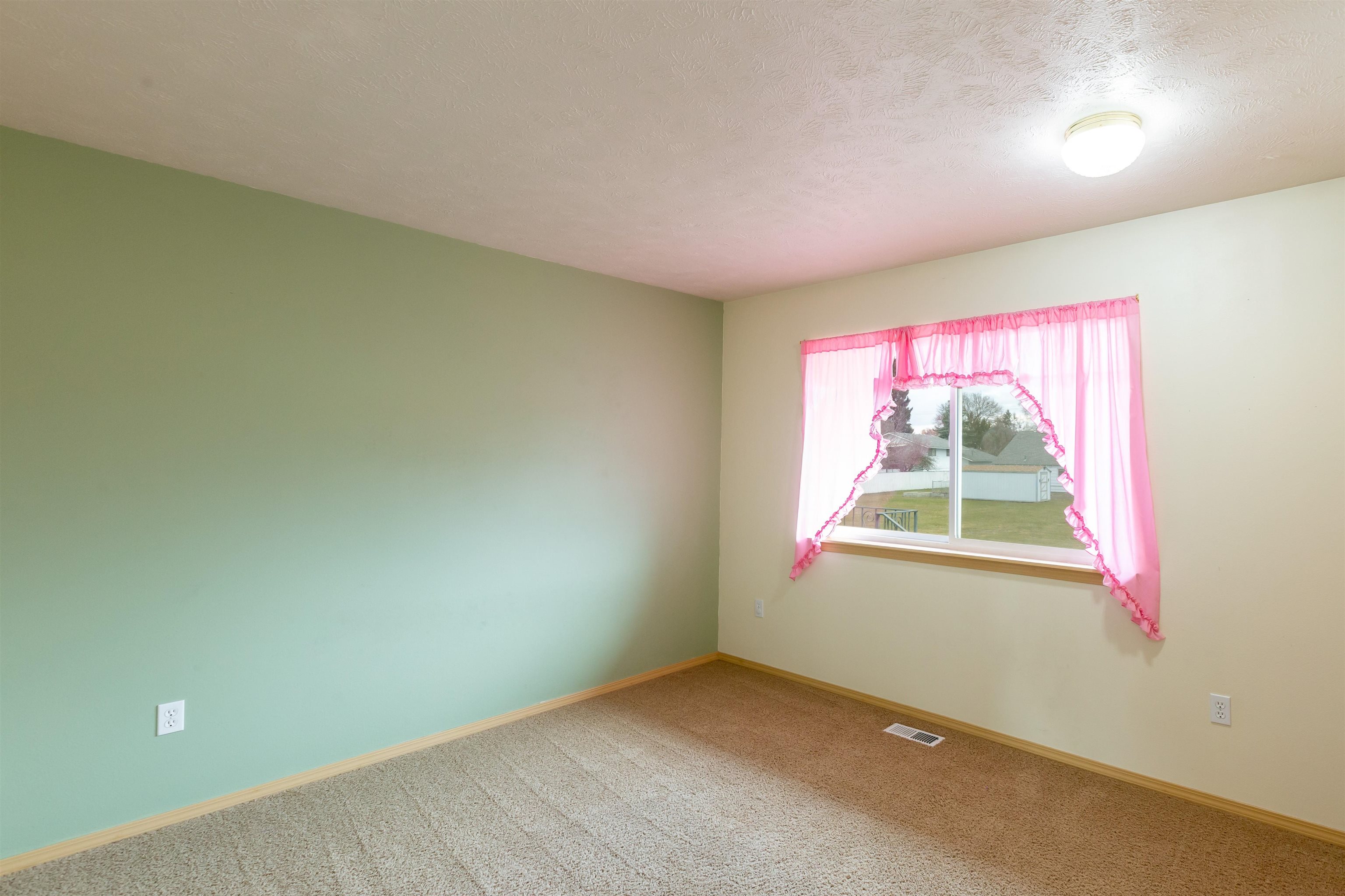 1014 North Woodruff Road Spokane Valley, WA 99206 - Photo 18 of 35