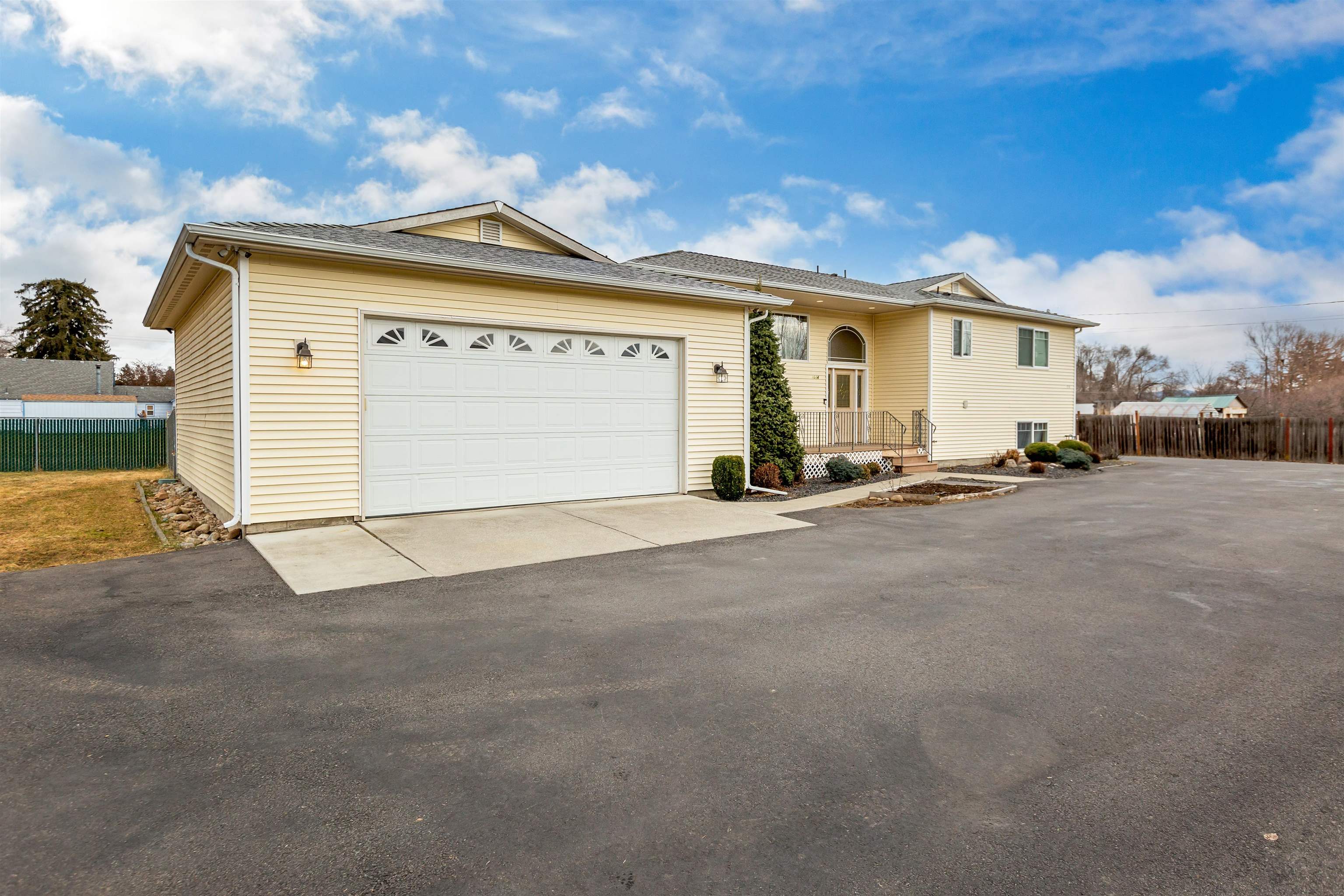1014 North Woodruff Road Spokane Valley, WA 99206 - Photo 3 of 35