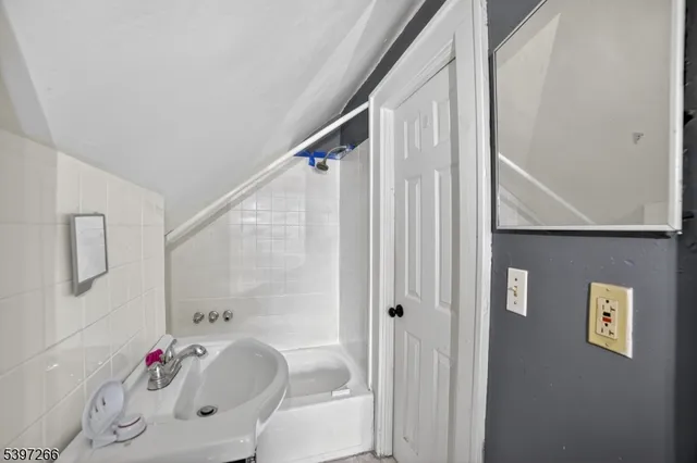 $599,900 | 301 East 9th Avenue, Roselle, NJ 07203