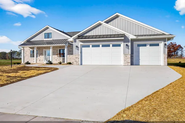 $649,900 | 758 Royal Saint Pats Drive, Wrightstown, WI 54180