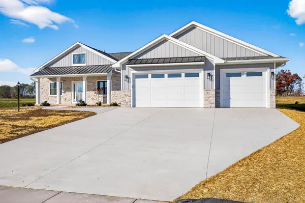 $649,900 | 758 Royal Saint Pats Drive, Wrightstown, WI 54180