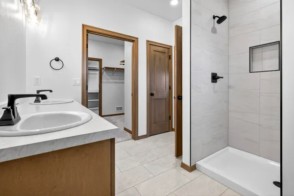 $649,900 | 758 Royal Saint Pats Drive, Wrightstown, WI 54180