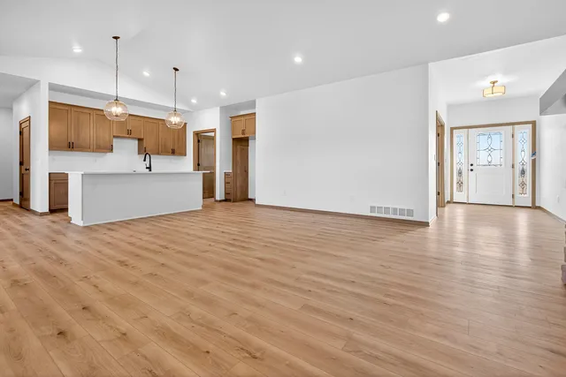 $659,900 | 758 Royal Saint Pats Drive, Wrightstown, WI 54180