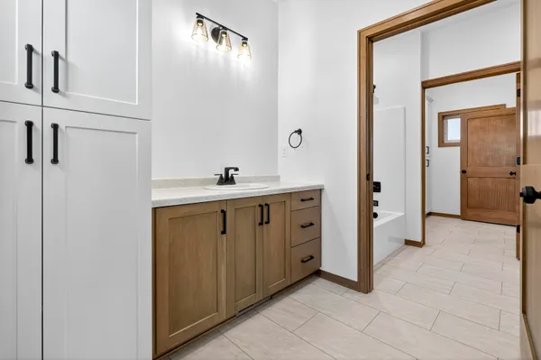 $649,900 | 758 Royal Saint Pats Drive, Wrightstown, WI 54180