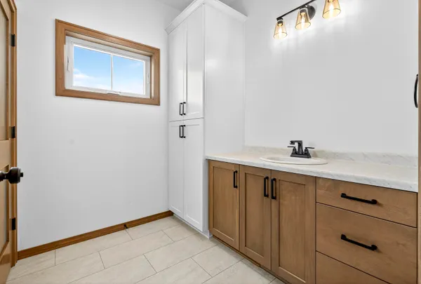 $649,900 | 758 Royal Saint Pats Drive, Wrightstown, WI 54180