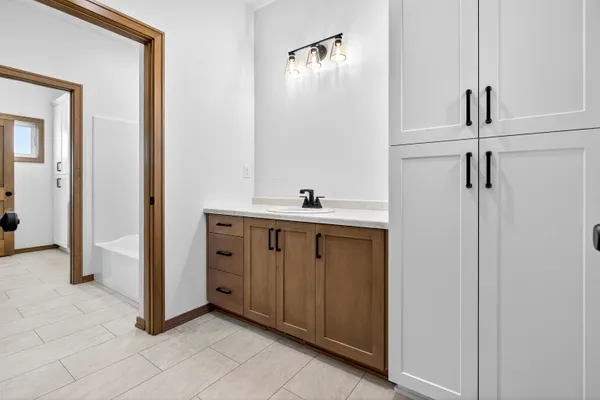 $649,900 | 758 Royal Saint Pats Drive, Wrightstown, WI 54180