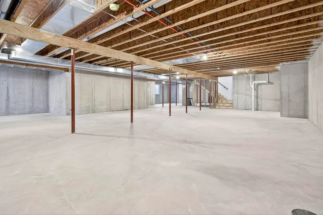 $659,900 | 758 Royal Saint Pats Drive, Wrightstown, WI 54180