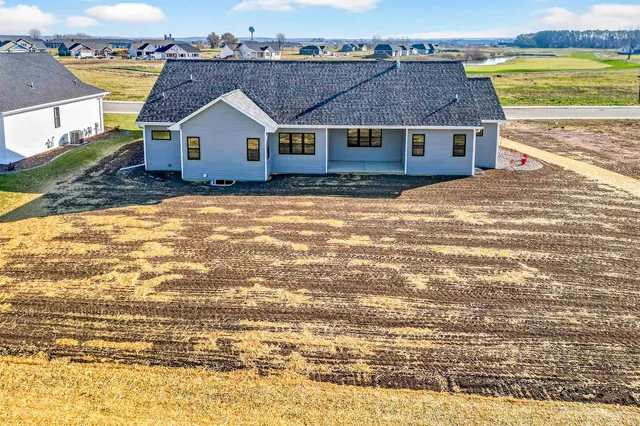 $659,900 | 758 Royal Saint Pats Drive, Wrightstown, WI 54180