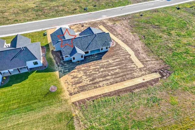 $659,900 | 758 Royal Saint Pats Drive, Wrightstown, WI 54180