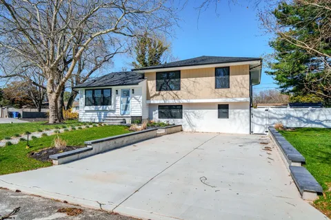 $750,000 | 29 East Hollywood Lane, Beesleys Point, NJ 08223