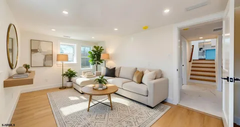 $750,000 | 29 East Hollywood Lane, Beesleys Point, NJ 08223