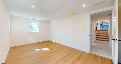 $750,000 | 29 East Hollywood Lane, Beesleys Point, NJ 08223