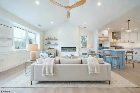 $750,000 | 29 East Hollywood Lane, Beesleys Point, NJ 08223