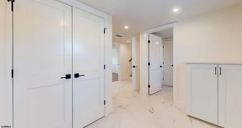 $750,000 | 29 East Hollywood Lane, Beesleys Point, NJ 08223