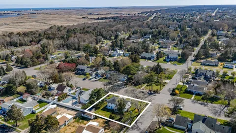 $750,000 | 29 East Hollywood Lane, Beesleys Point, NJ 08223