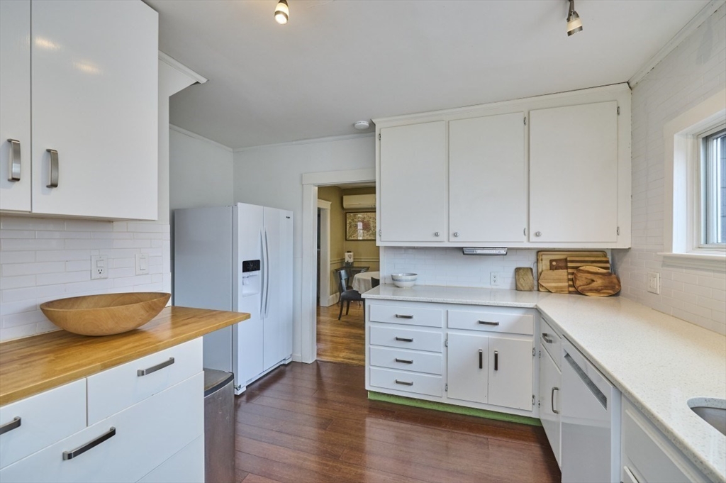 87 Bonad Road Brookline, MA 02467 - Photo 9 of 27