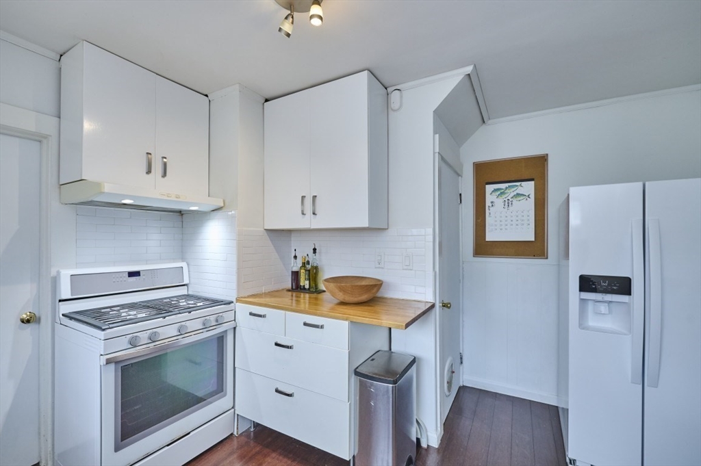 87 Bonad Road Brookline, MA 02467 - Photo 10 of 27