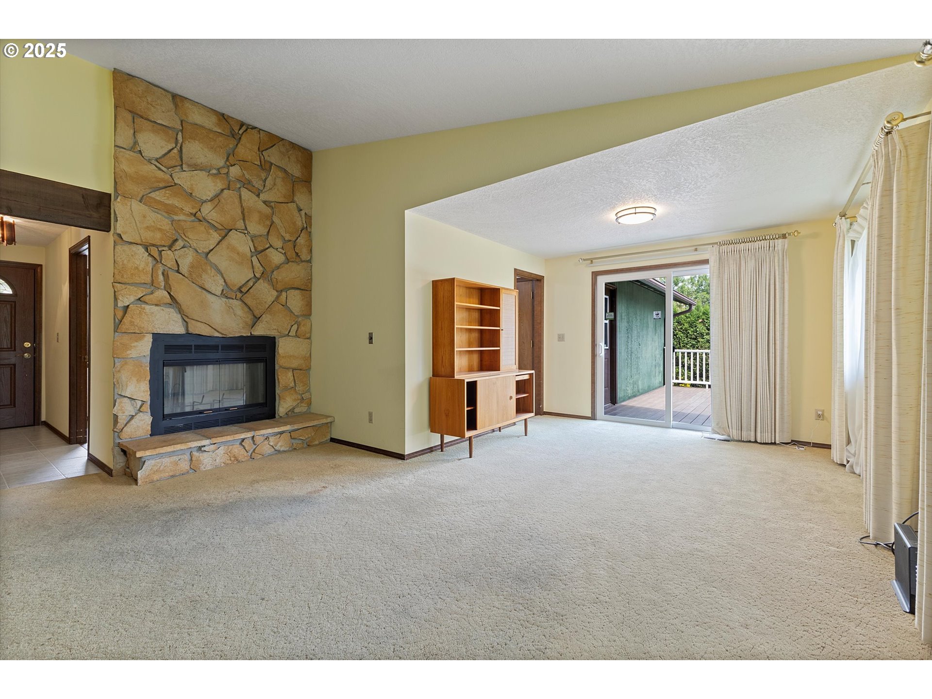 10340 Southwest 41st Avenue Portland, OR 97219 - Photo 14 of 33