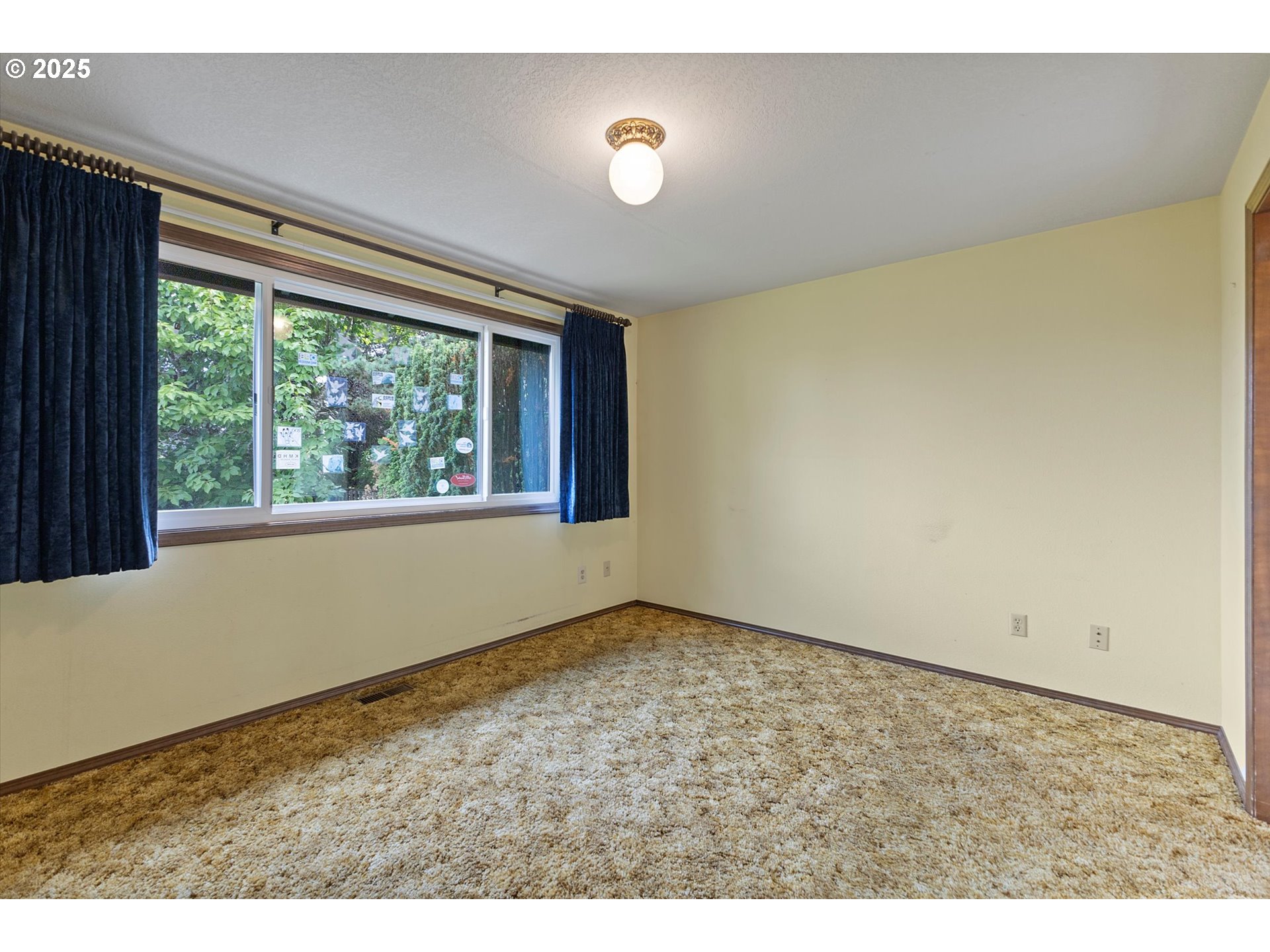 10340 Southwest 41st Avenue Portland, OR 97219 - Photo 5 of 33