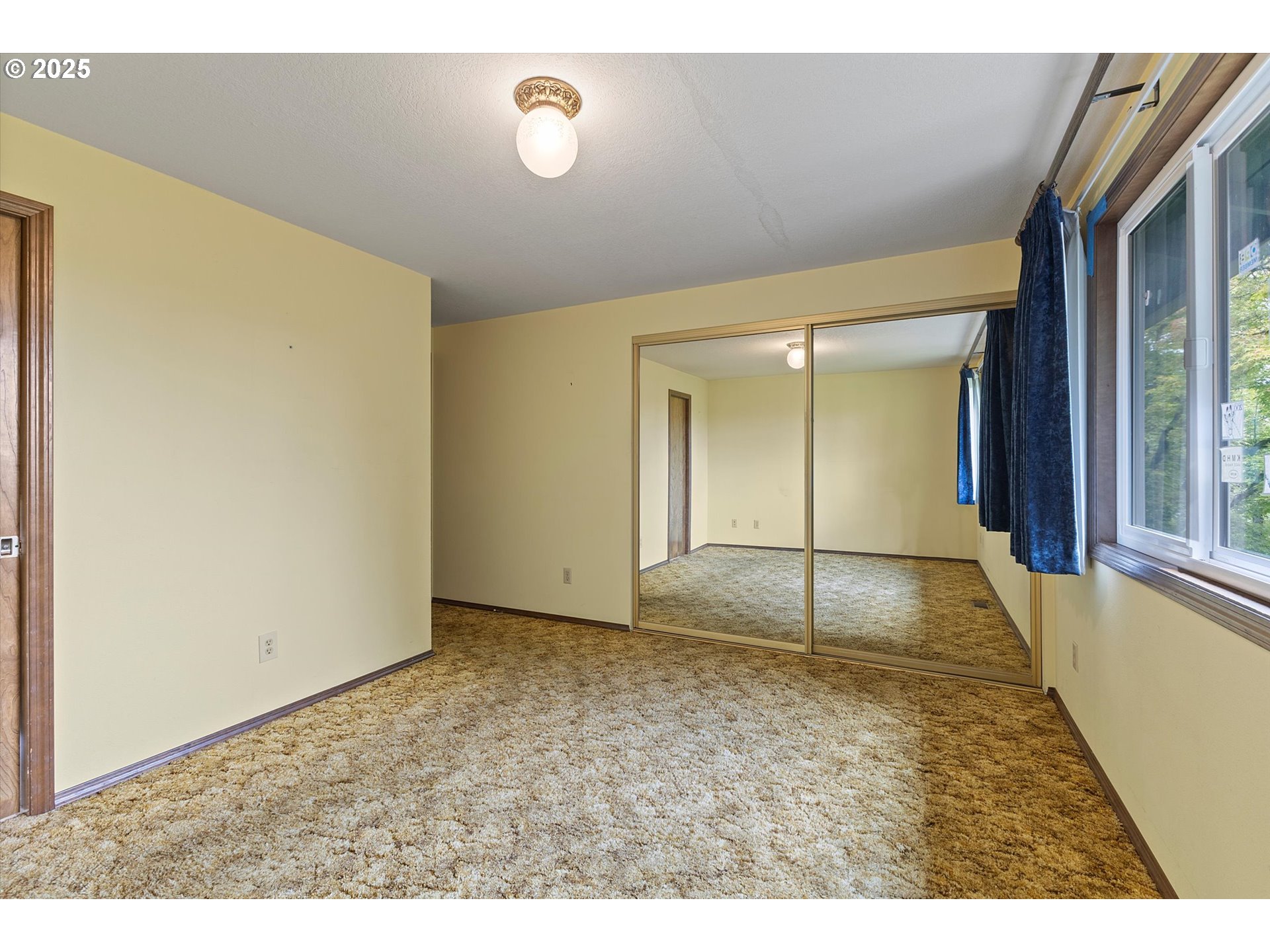 10340 Southwest 41st Avenue Portland, OR 97219 - Photo 6 of 33