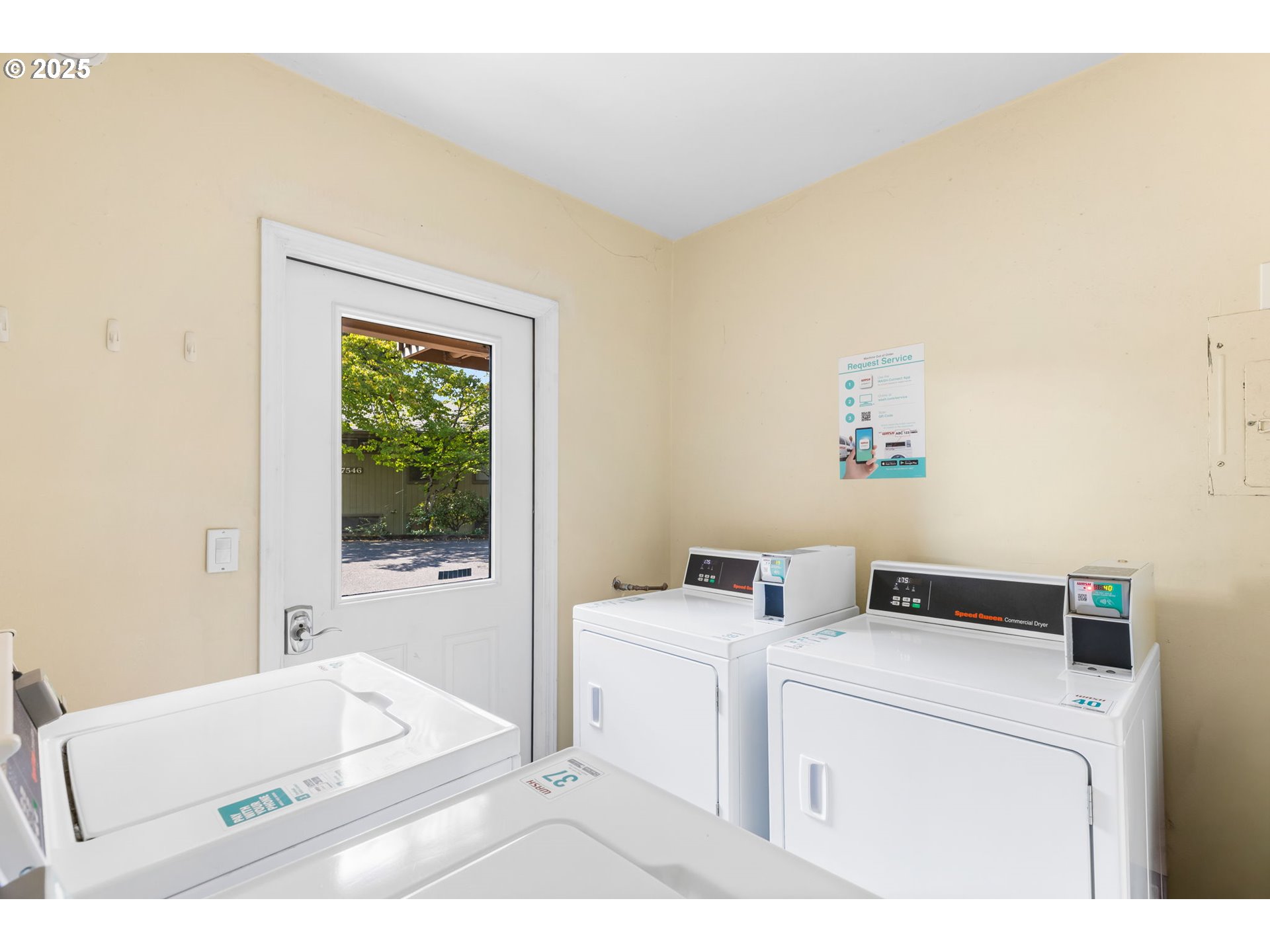 7538 Southwest Barnes Road, Unit H Portland, OR 97225 - Photo 35 of 36 Laundry