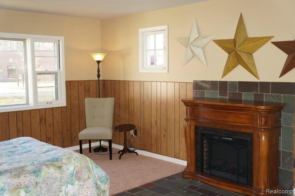 5430 Crescent Road Waterford, MI 48327 - Photo 2 of 10 DSC00346.jpg