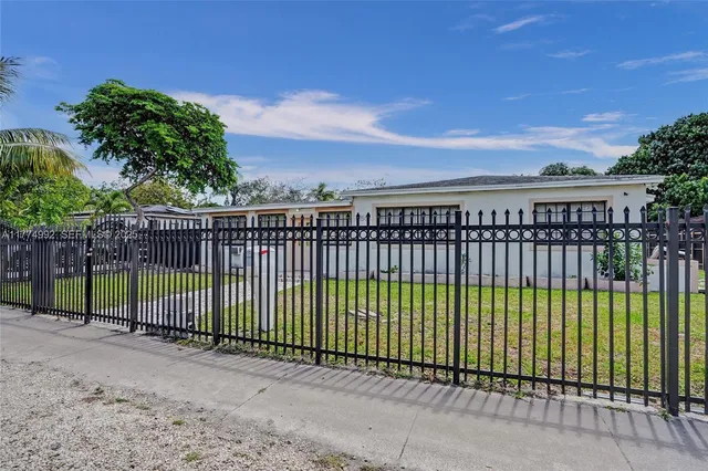 $625,000 | Golden Glades, Miami, FL 33162