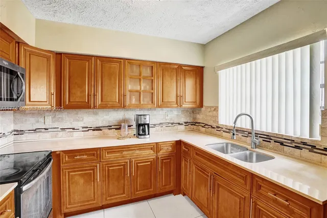 $625,000 | Golden Glades, Miami, FL 33162