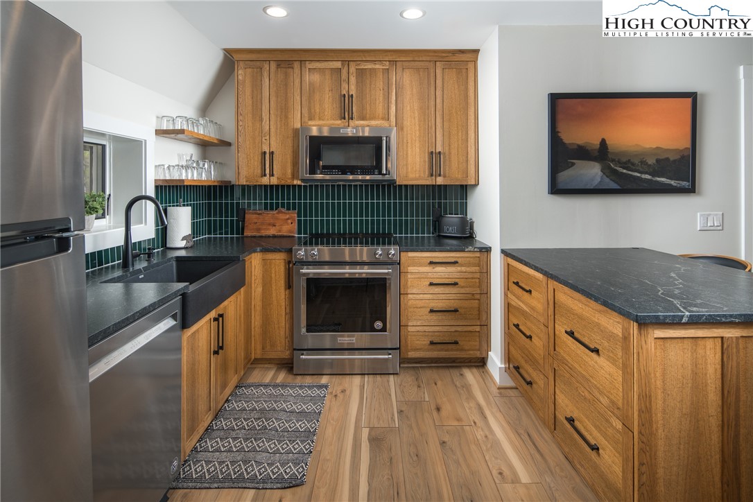 146 Trillium Ridge Boone, NC 28607 - Photo 7 of 43