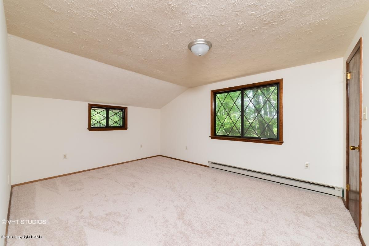 1186 Little Twig Road Effort, PA 18330 - Photo 20 of 24 an empty room with windows
