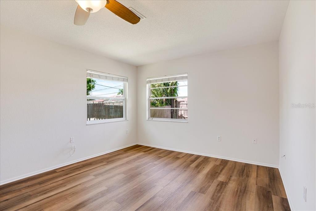 1312 Jamaica Road Venice, FL 34293 - Photo 24 of 35 Primary bedroom