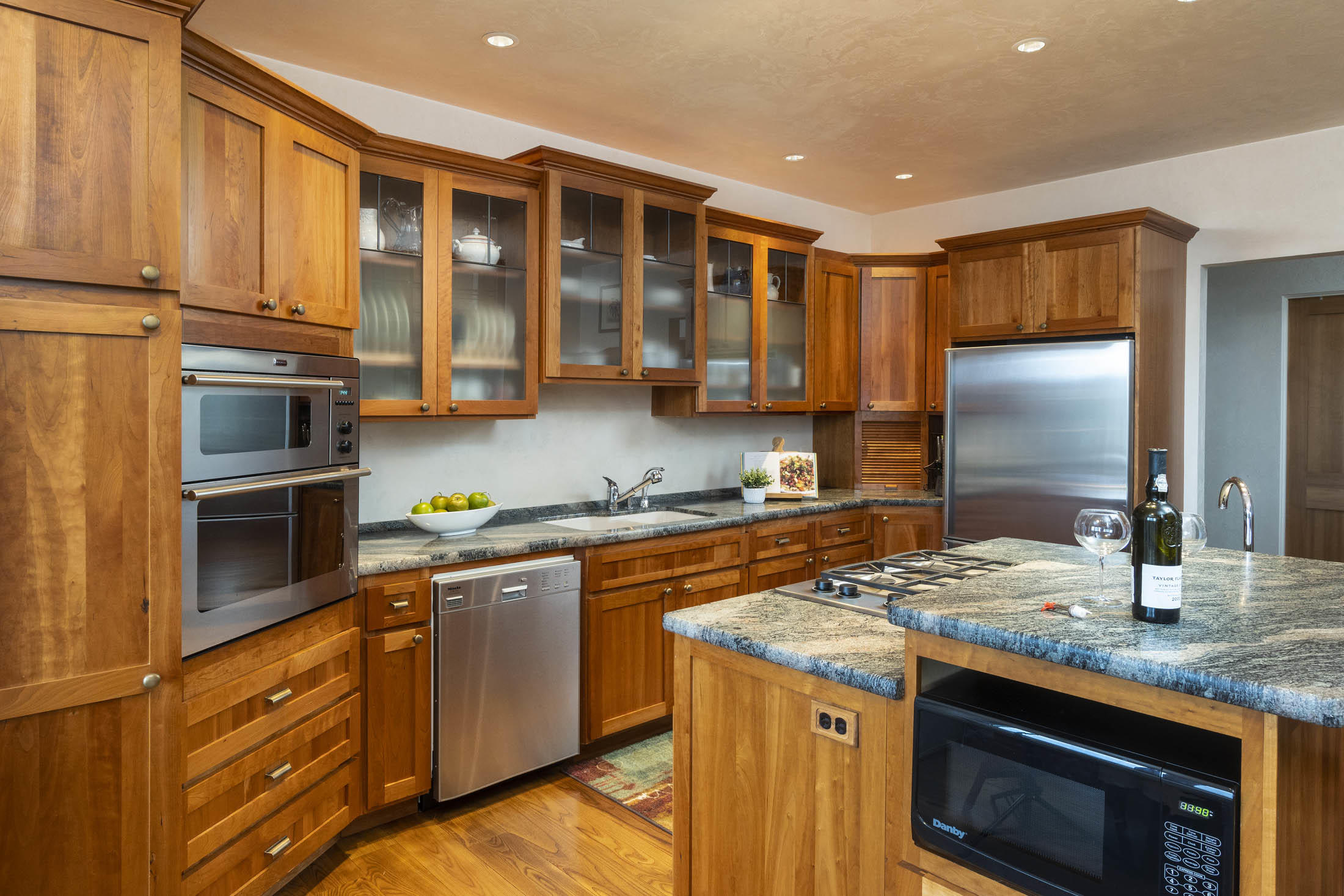 70100 Camp Polk Road Sisters, OR 97759 - Photo 12 of 38 Kitchen