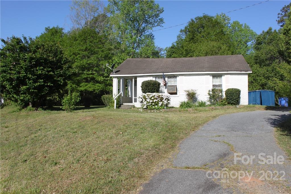 530 Edwards St Extension Rutherfordton, NC 28139 - Photo 1 of 48 front view of a house with a yard
