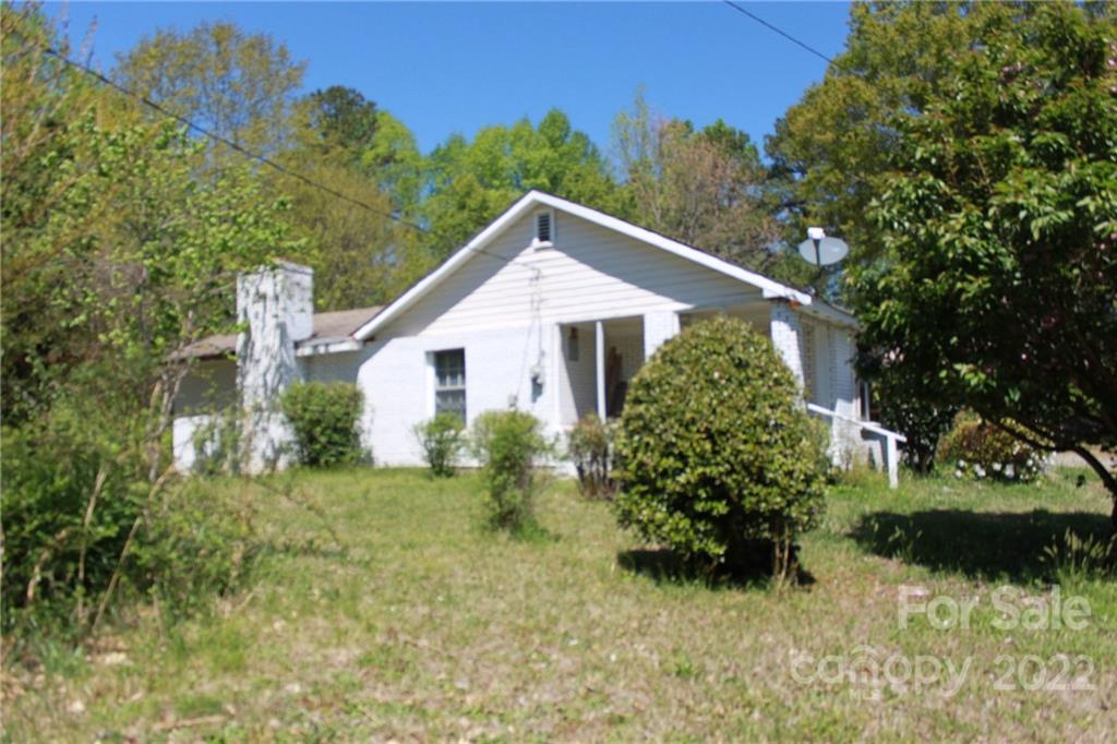 530 Edwards St Extension Rutherfordton, NC 28139 - Photo 40 of 48 a front view of a house with a yard