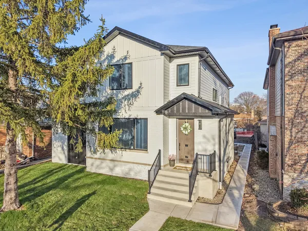 $1,595,000 | 6235 North Kedvale Avenue, Chicago, IL 60646