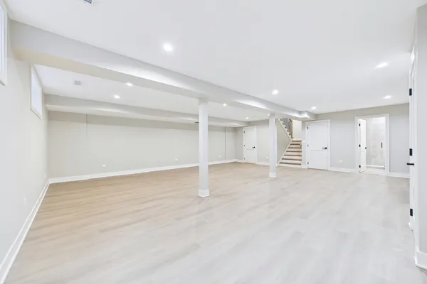 $1,595,000 | 6235 North Kedvale Avenue, Chicago, IL 60646