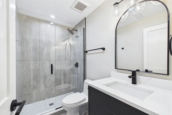 $1,595,000 | 6235 North Kedvale Avenue, Chicago, IL 60646