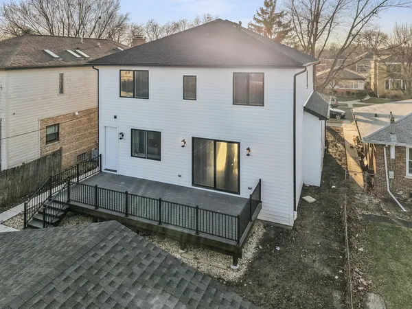 $1,595,000 | 6235 North Kedvale Avenue, Chicago, IL 60646