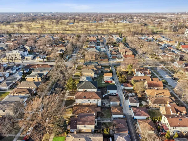 $1,595,000 | 6235 North Kedvale Avenue, Chicago, IL 60646