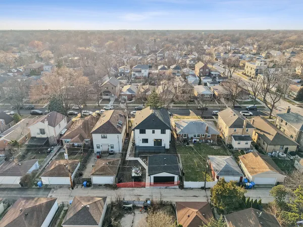 $1,595,000 | 6235 North Kedvale Avenue, Chicago, IL 60646